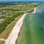 Baltischer Hof 14 *